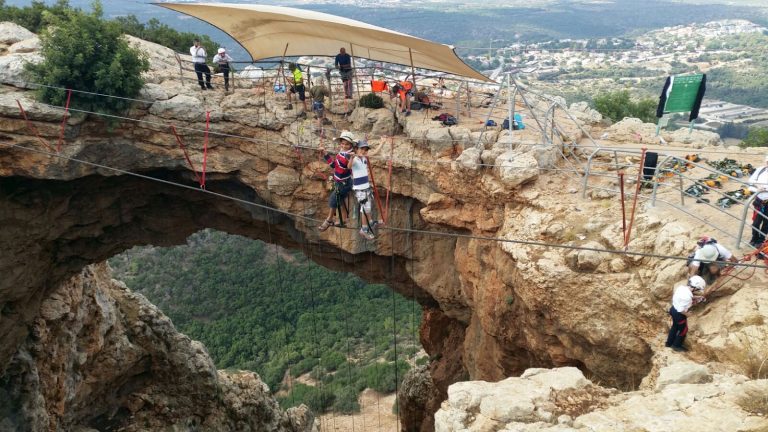 גשר הימלאיה מערת קשת