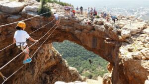 Ma'arat haKeshet - Keshet Cave Extreme activity in Israel