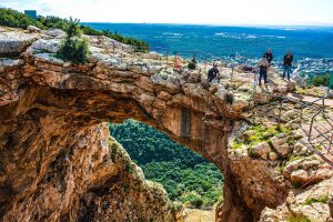 סנפלינג במערת קשת - אשדות טיולי אתגר וסנפלינג בישראל